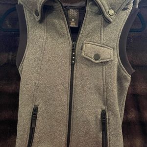 Burton vest